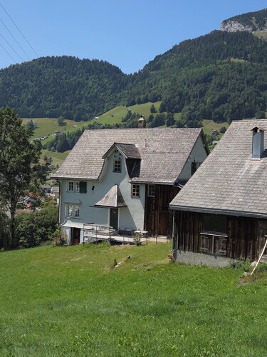 Fantastic 4-bedroom chalet in Amden with mountain and lake view - Casa Respiro