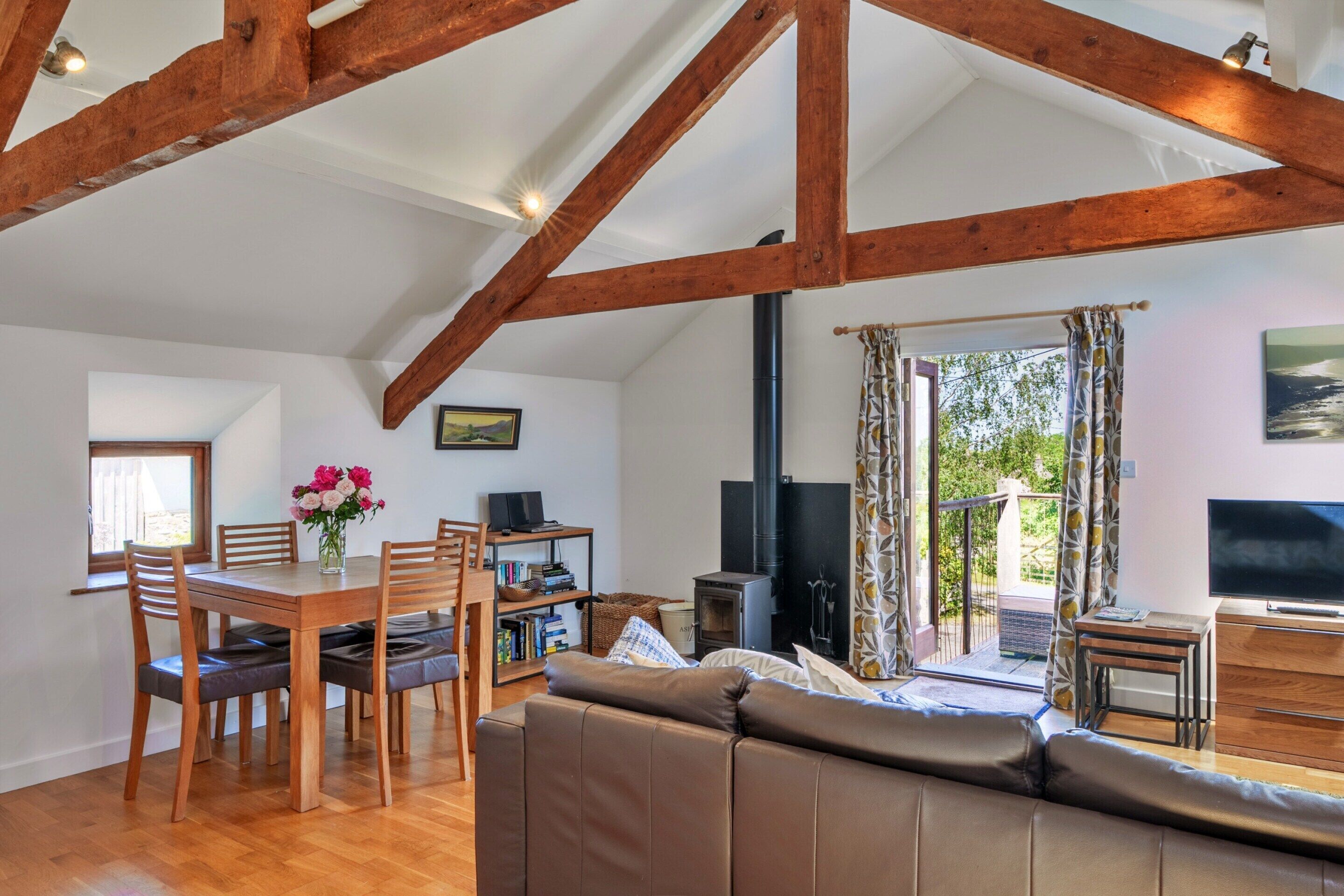 Cottage | Dining