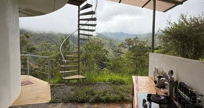Unique Hilltop Cabin With Panoramic Views