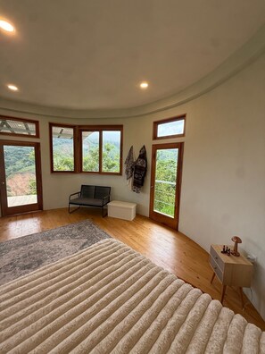 Room - Unique Hilltop Cabin With Panoramic Views (Rivas)