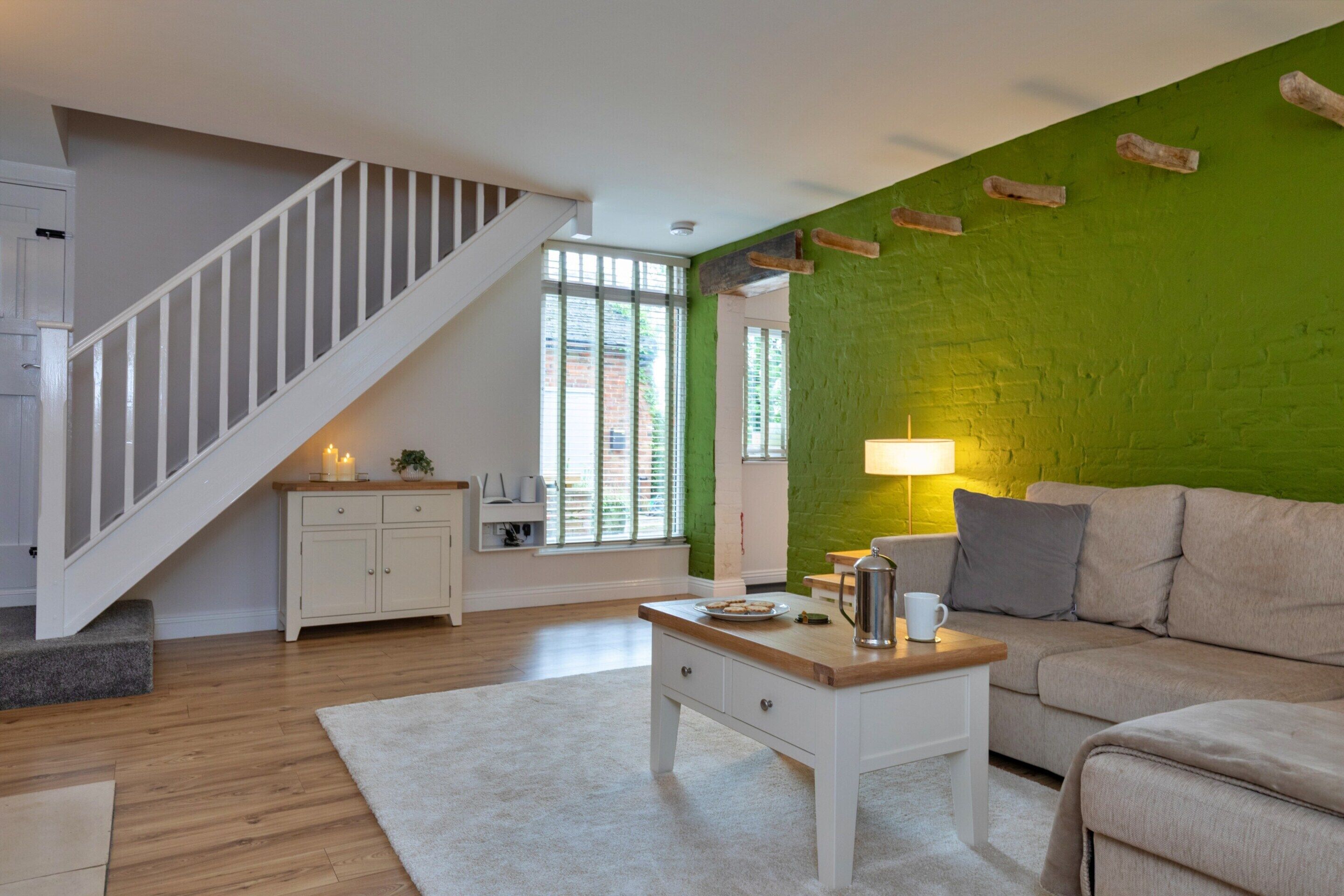 Cottage | Living area | Fireplace