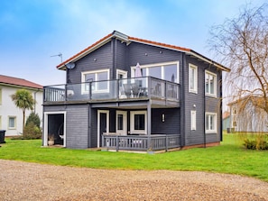 House | Exterior - Eco Norfolk Golf Lodge With Pool (Great Yarmouth)