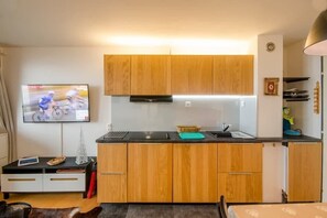 Private kitchen - Apartment in Avoriaz, MALINKA residence, La Falaise residential neighborhood (Plouzané)