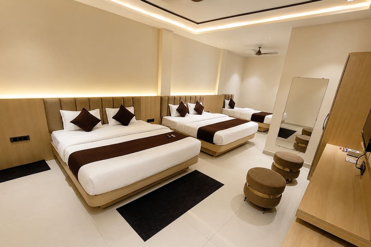 Quarto família | Escrivaninha, Wi-Fi de cortesia, roupa de cama