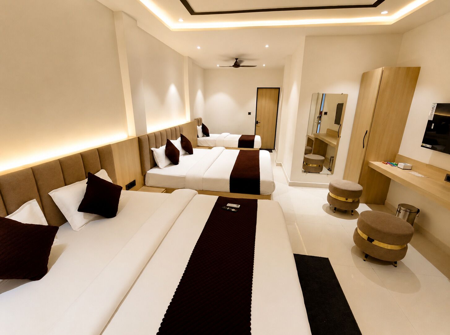 Chambre Familiale | Bureau, Wi-Fi gratuit, draps fournis
