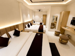 ห้องแฟมิลี่ | โต๊ะทำงาน, Wi-Fi ฟรี, ผ้าปูที  ่นอน