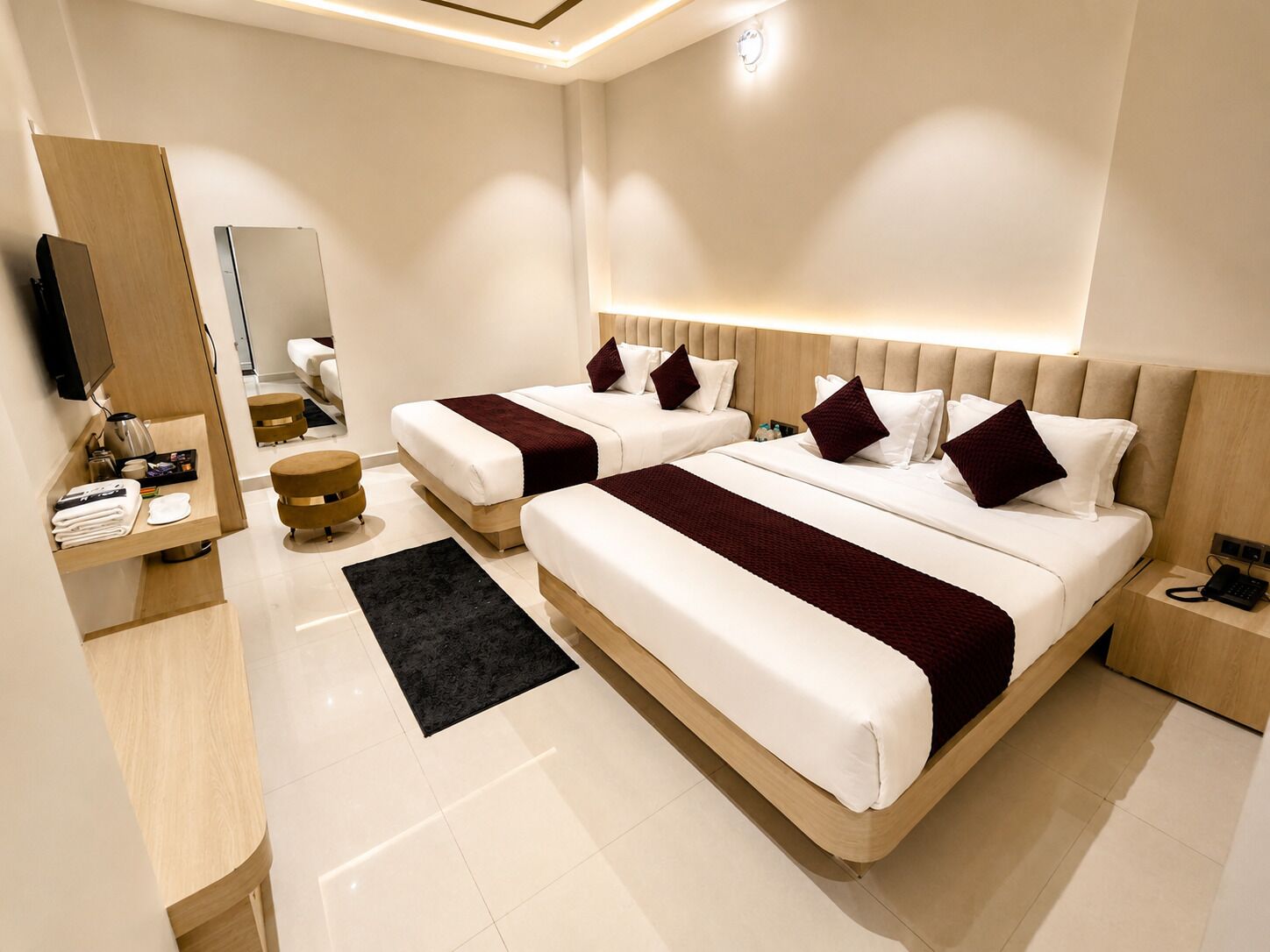 ห้องพักสำหรับสี่ท่าน | โต๊ะทำงาน, Wi-Fi ฟรี, ผ้าปูที ่นอน