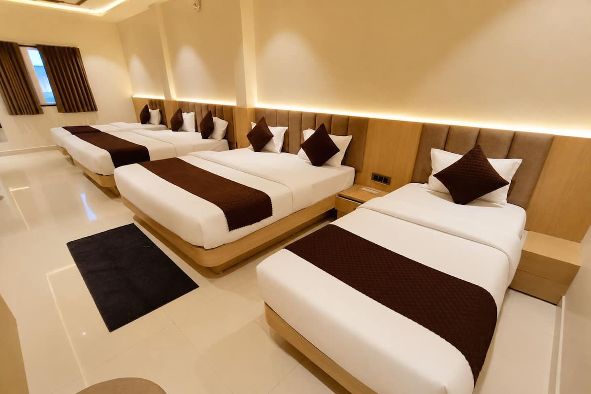 Quarto superior | Escrivaninha, Wi-Fi de cortesia, roupa de cama