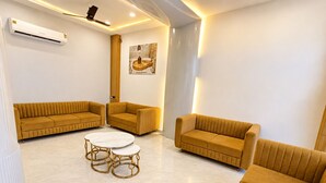 Unclassified image, 3 of 30, button - Hotel Mewada (Ujjain)