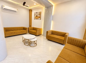 Living area - Hotel mewad (Ujjain)