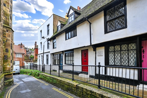 Hastings Old Town Cottage For 4 - 海斯廷斯