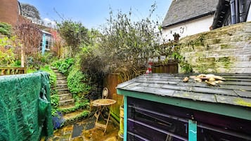 Cottage | Garden