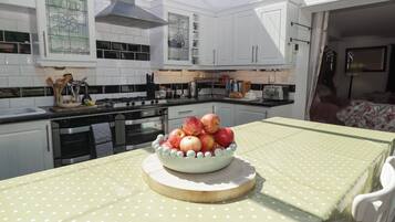 Dishwasher, cookware/dishes/utensils