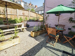 Outdoor dining - The Garden Rooms (Narberth)