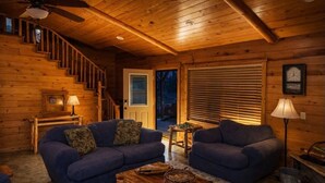 TV, fireplace, stereo - Arrowhead Ridge 3 bedroom 3 bathroom, hot tub, wrap around deck. (Broken Bow)