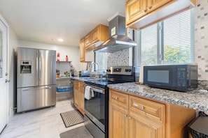 Private kitchen - Cozy 3BR Suite w/ Private Entry • Mins to DC & UMD (Silver Spring)
