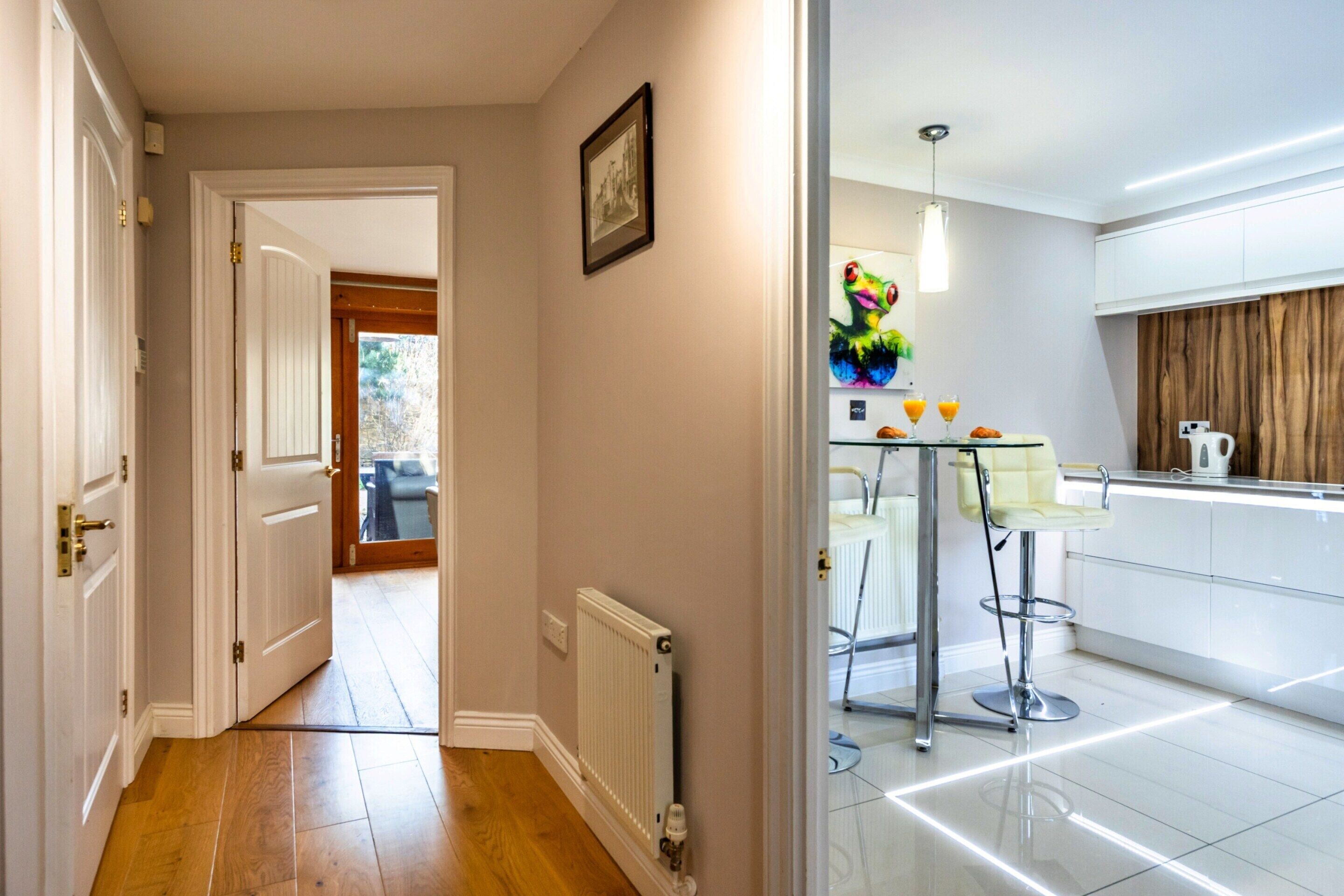 Cottage | Dining