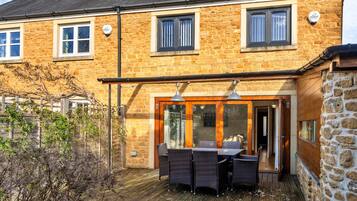 Cottage | Outdoor dining