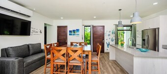 Family home, spacious 4-bedroom house in Playa Junquillal with AC