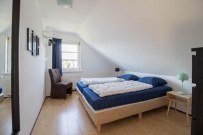House | 3 bedrooms, iron/ironing board, individually furnished, bed sheets - Luxury Waterfront Wellness Villa (Makkum)