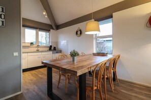 Khu ăn uống