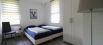Comfortable Bungalow Stay by the Water