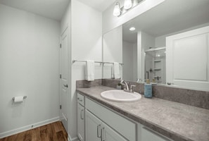 Bathroom - Coastal Cottage | Golf Cart & Near Sawgrass (Wildwood)