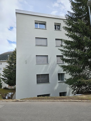 Exterior - Cozy 3.5-room apartment in the heart of Davos (Davos Platz)