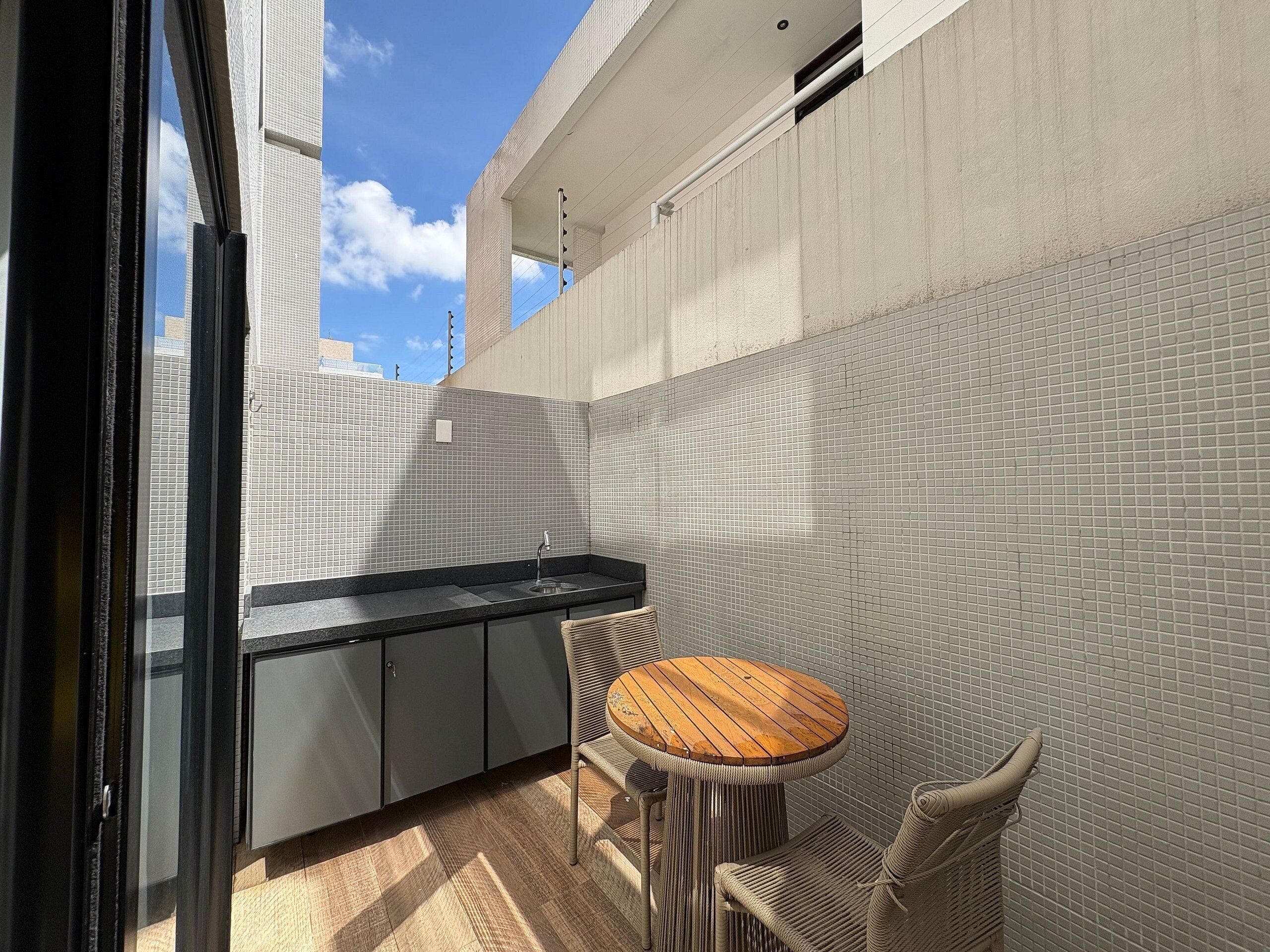 Basic Studio | Outdoor dining
