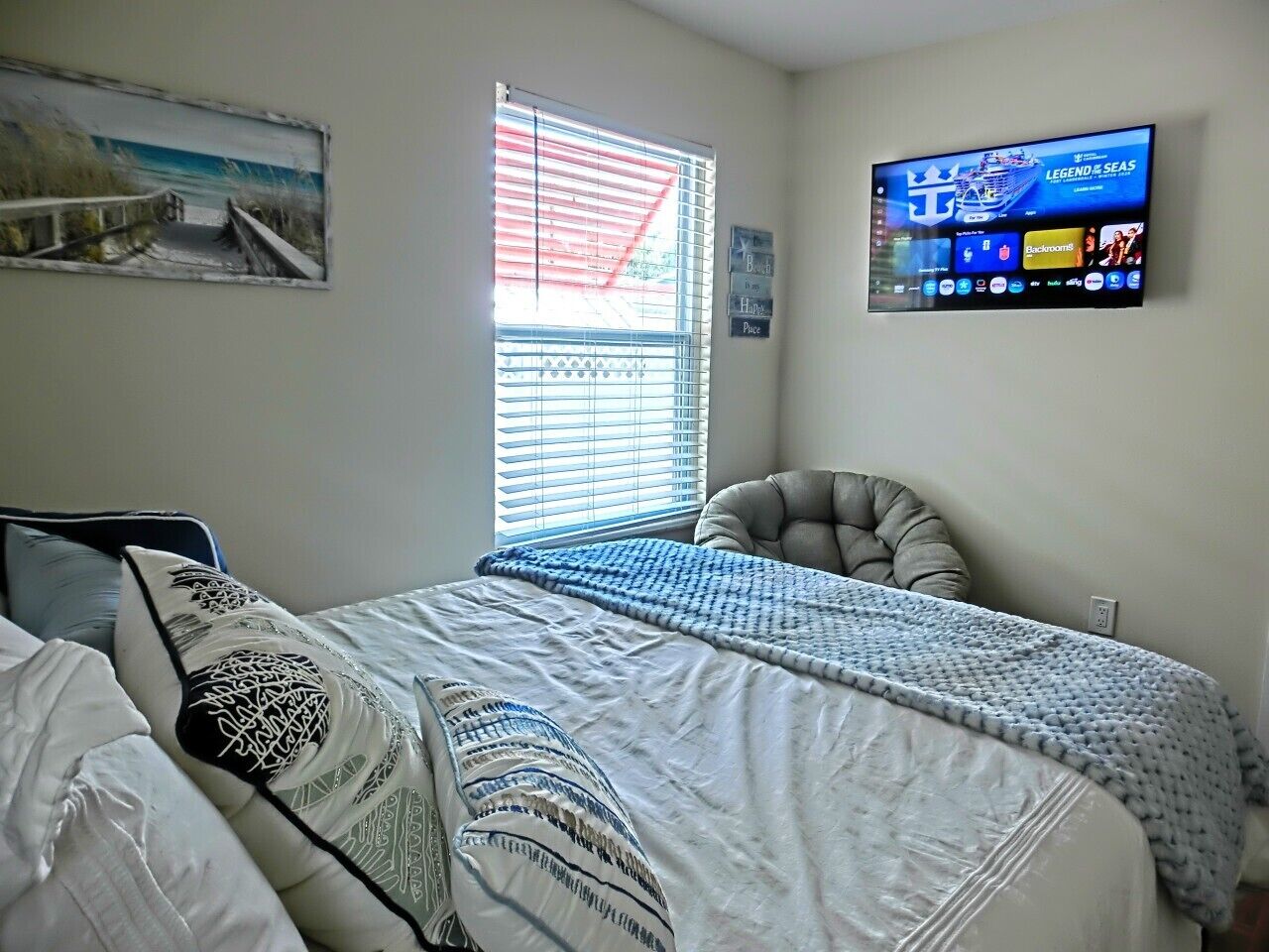3 bedrooms, desk, iron/ironing board, WiFi