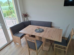 Dining - A hidden gem in the Emsland region: the "Ferienglück" vacation rental—spacious, ground-floor, bright, and idyllic. (Meppen)