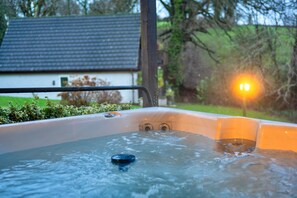 House | Outdoor spa tub - Premium Cornwall Park Lodge for 6 (Gunnislake)