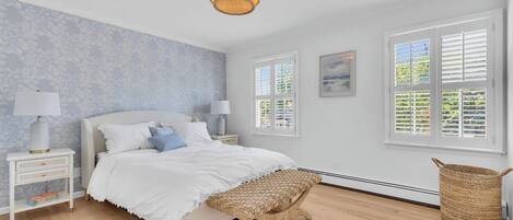 3 bedrooms, travel cot, WiFi