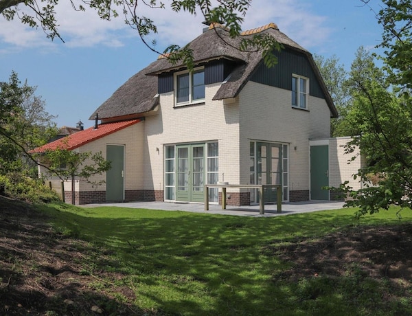 Attractive Dune Villa With Sauna - Makkum