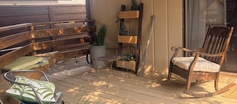 THE SAGEBRUSH HOUSE. A cozy place to land in the treasure valley
