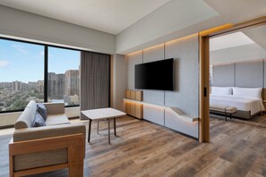 Suíte com design assinado, 1 cama King | Lençóis italianos Frette, roupas de cama premium