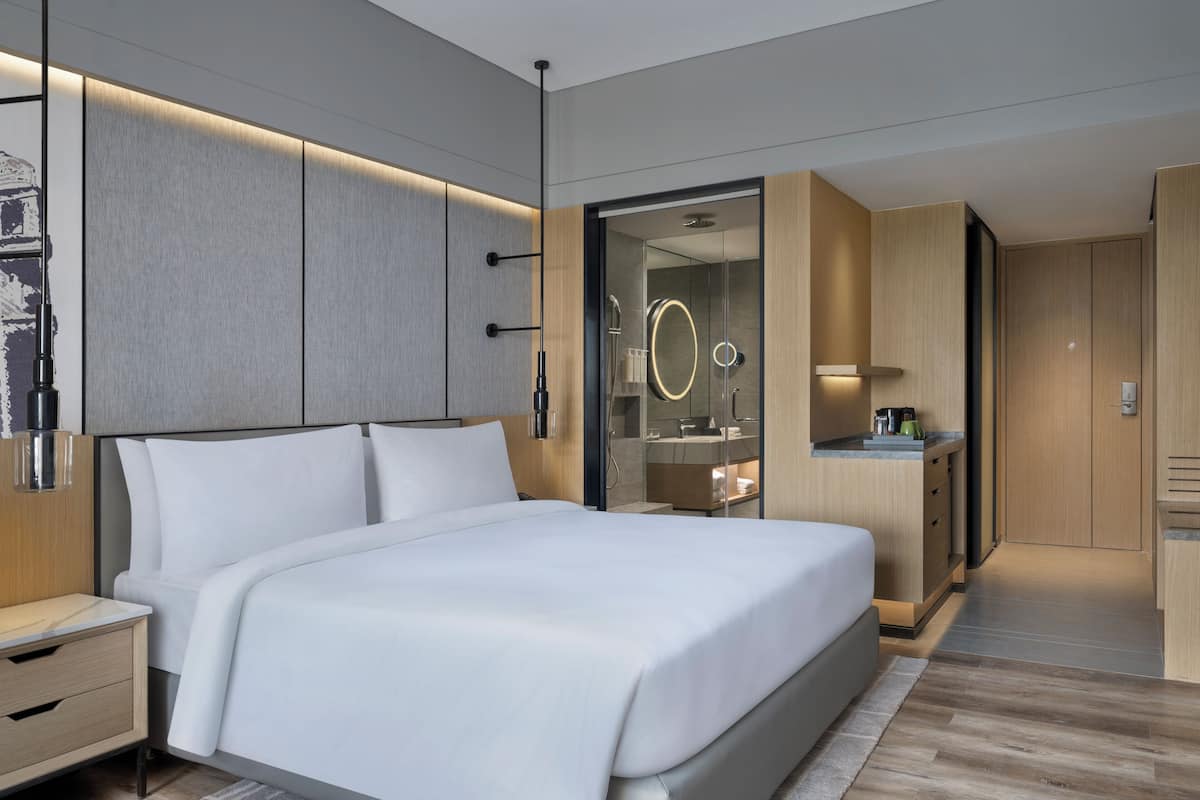 Quarto, 1 cama King, terraço | Lençóis italianos Frette, roupas de cama premium