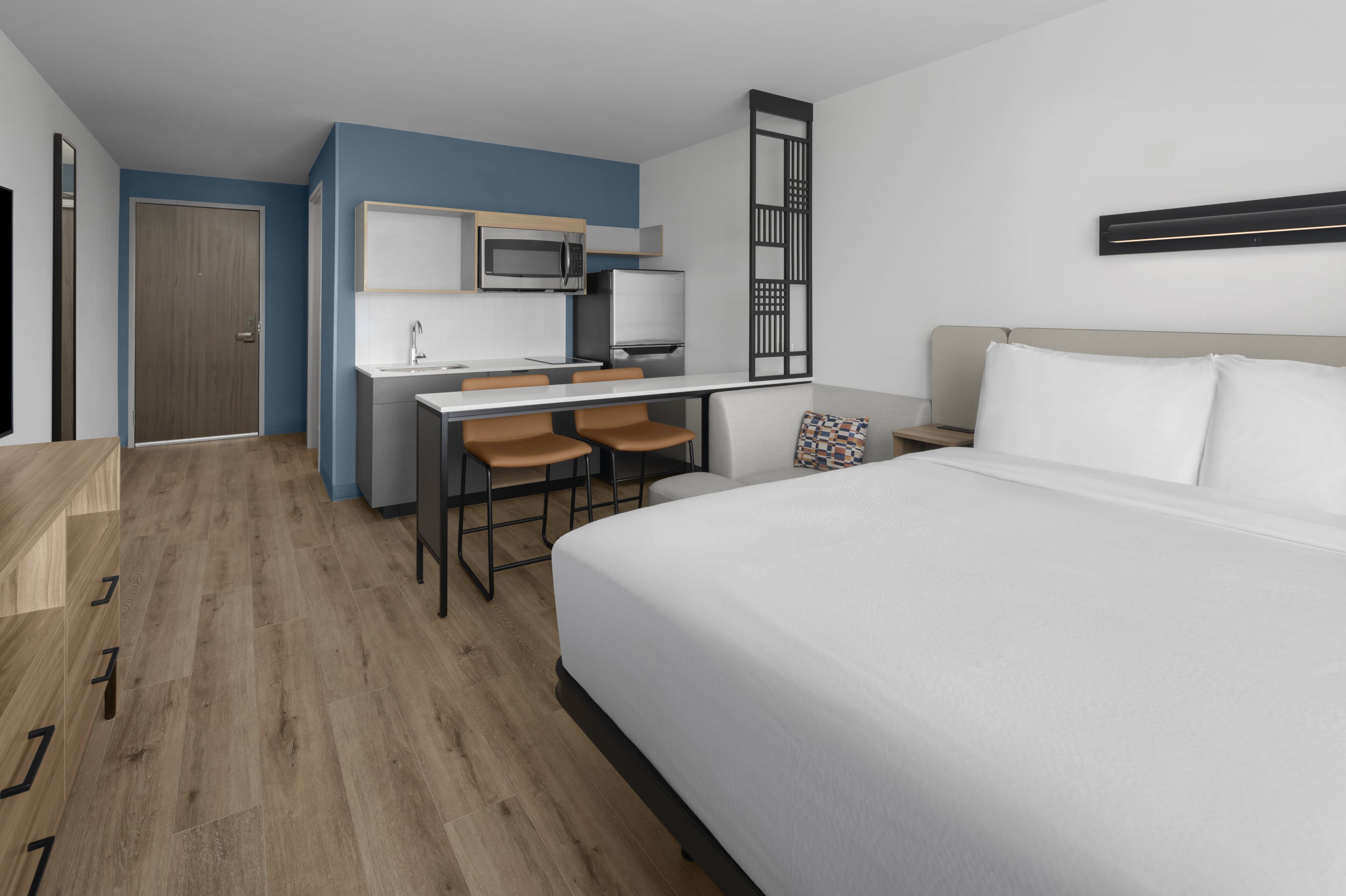 Studio, 1 Queen Bed (No View)