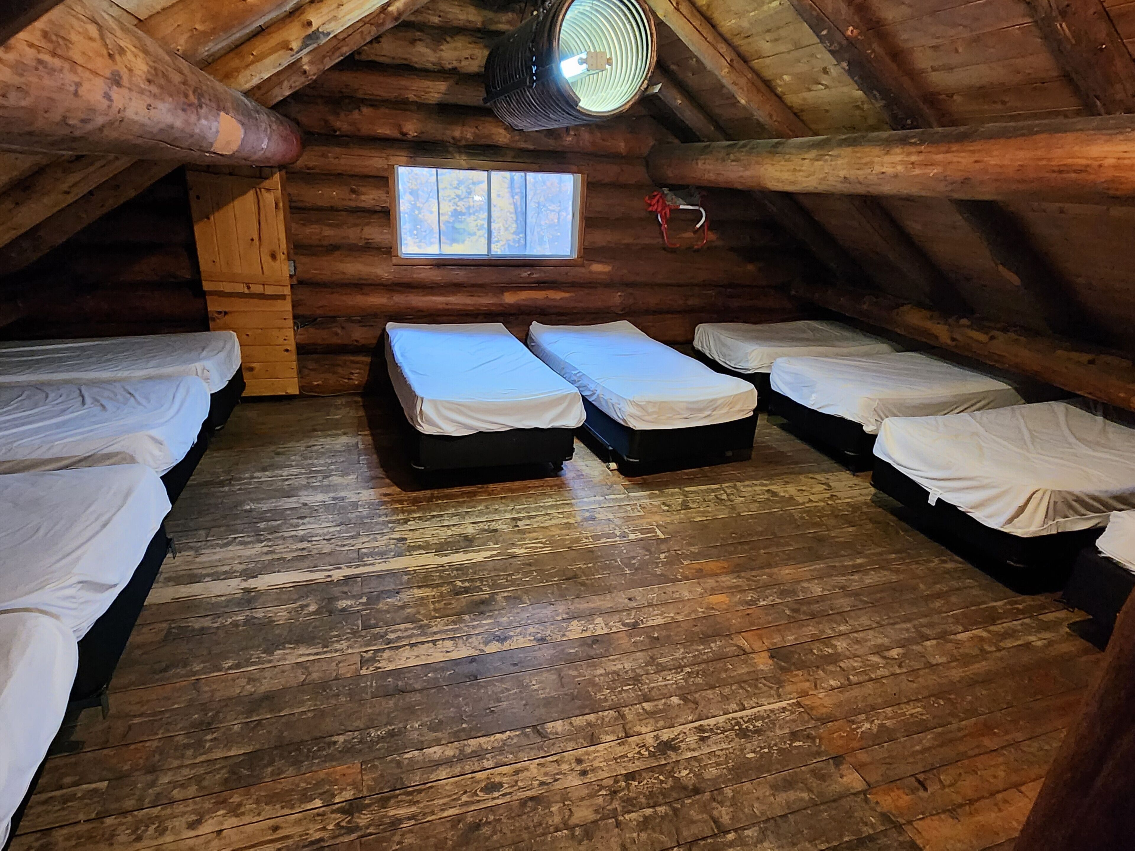 1 bedroom, WiFi (free), bed sheets