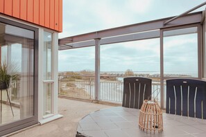 Balcony - Penthouse Apartment With Lake Views (Makkum)