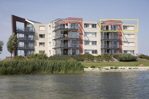 Exterior - Penthouse Apartment With Lake Views (Makkum)