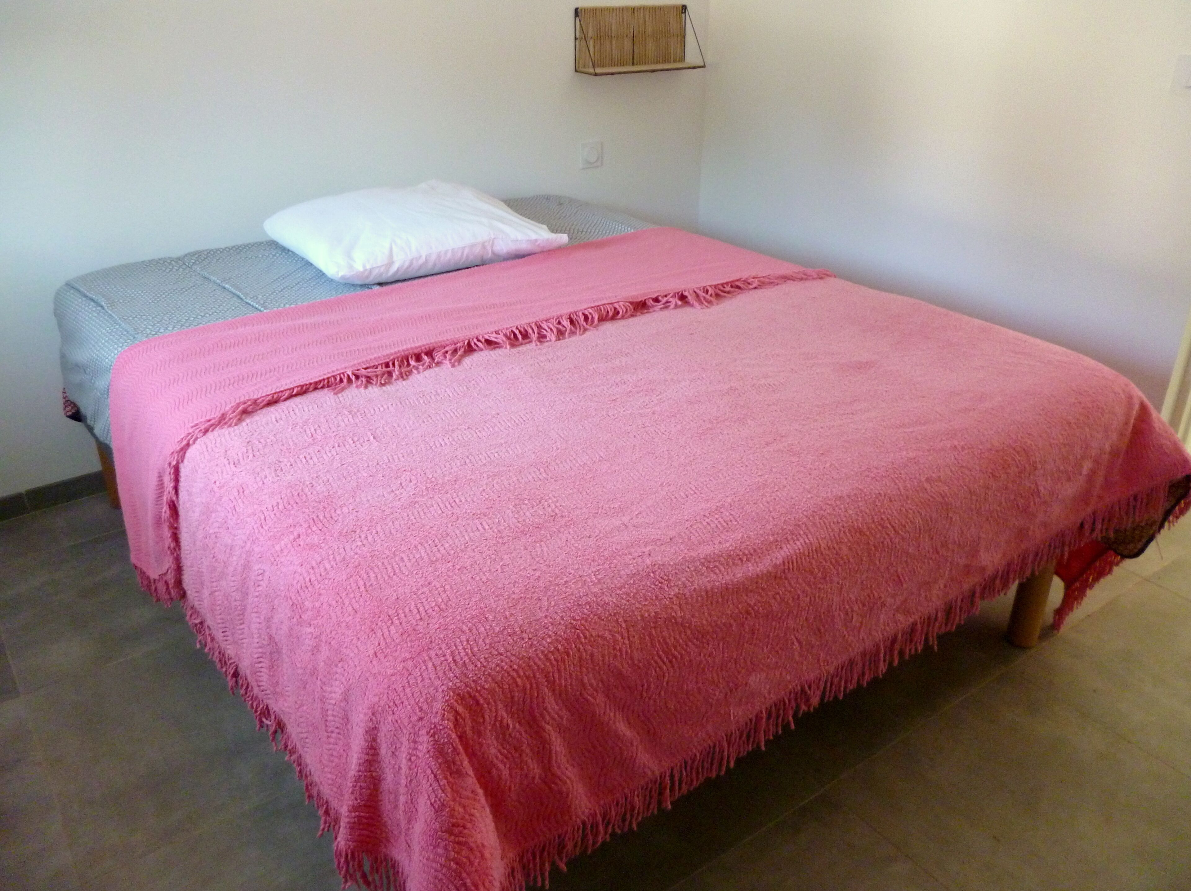 1 dormitorio y ropa de cama