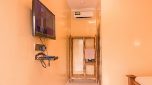 Double Room, Balcony, Garden View | Interior