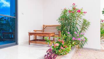 Dobbeltrom for 1 person, hageutsikt | Terrasse/patio