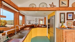 House | Private kitchen - Riverside Cottage With Estuary Views (Padstow)