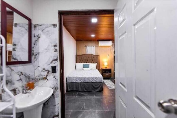 Bathroom - Apartments Javi (Tela)