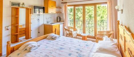 Comfort Room, Garden View