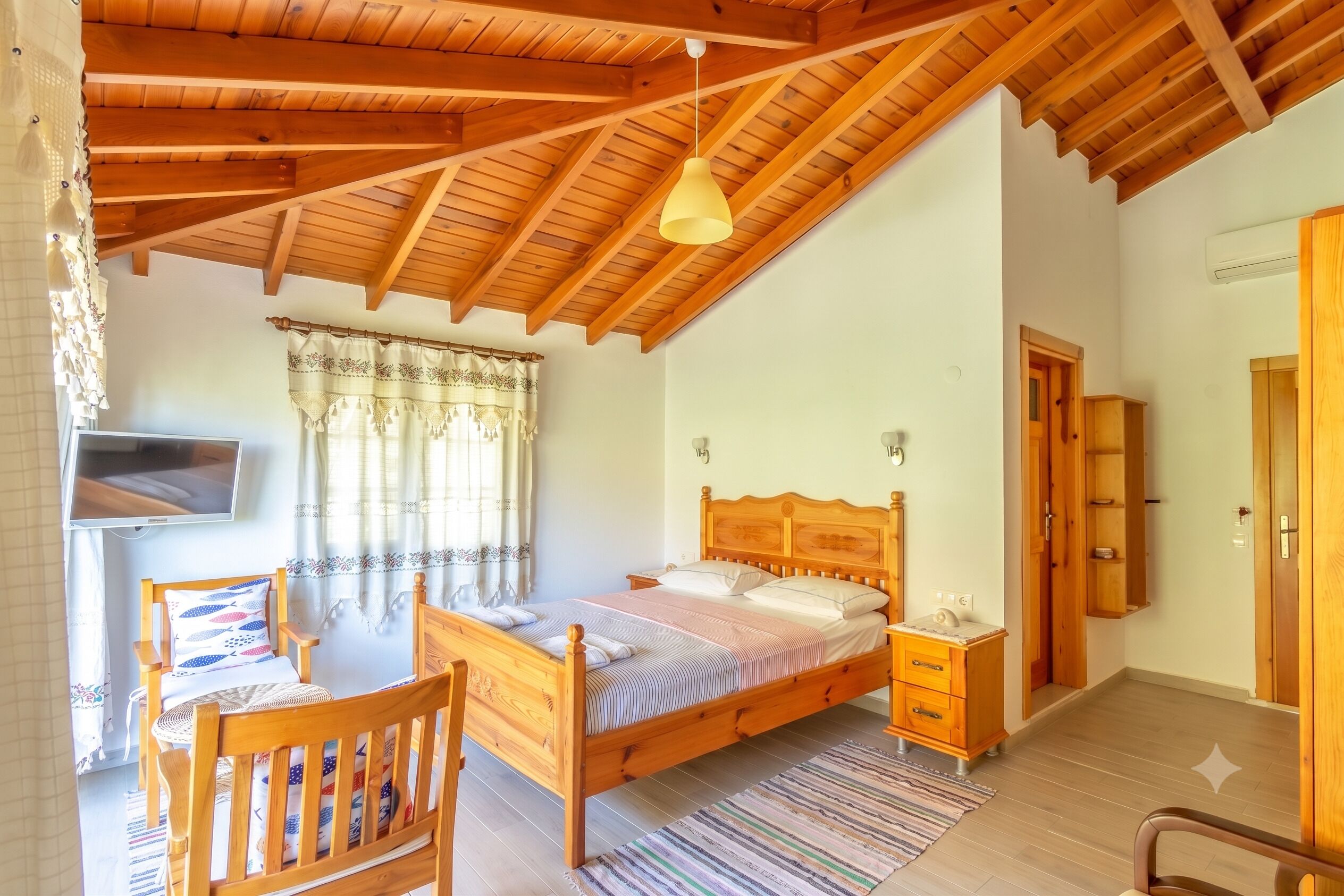 Comfort Room, Balcony, Mountain View | Egyptian cotton sheets, premium bedding, minibar, cribs (free)