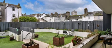 Apartment | Garden