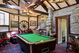 Apartment | Game room